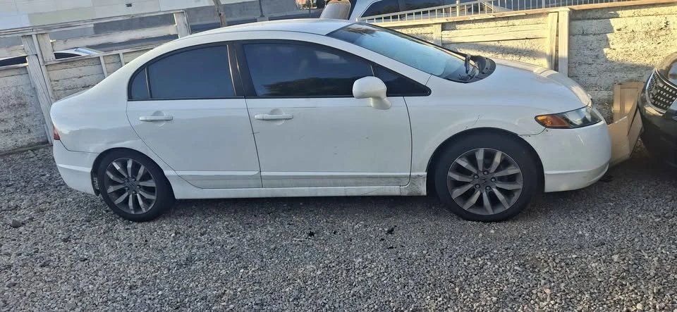 2006 Honda Civic 8th Gen - Image 3 of 4