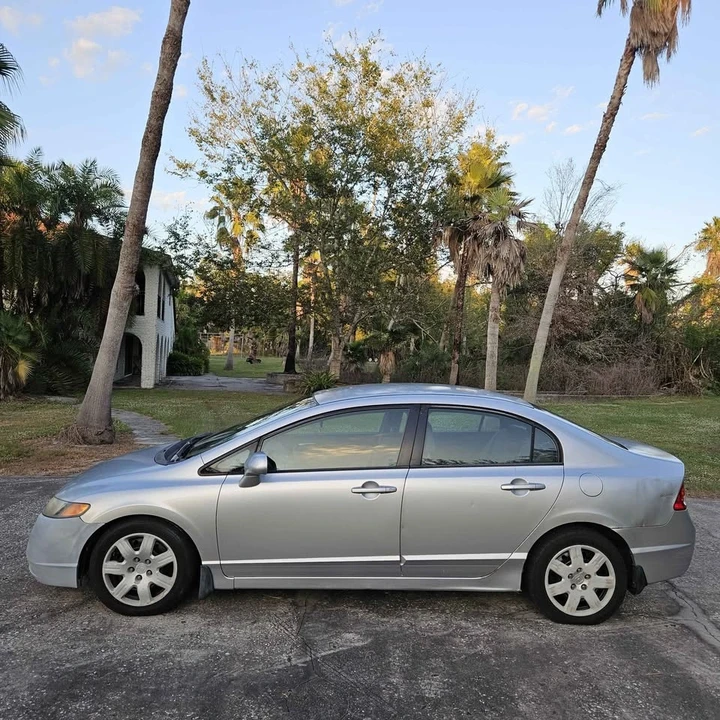 2006 Honda Civic 8th Gen - Image 8 of 15