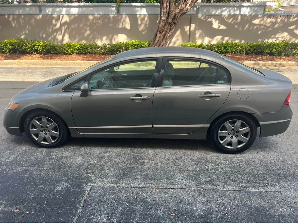 2006 Honda Civic 8th Gen - Image 2 of 10