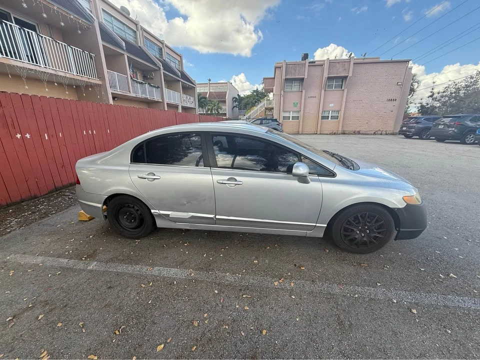 2006 Honda Civic 8th Gen - Image 2 of 5