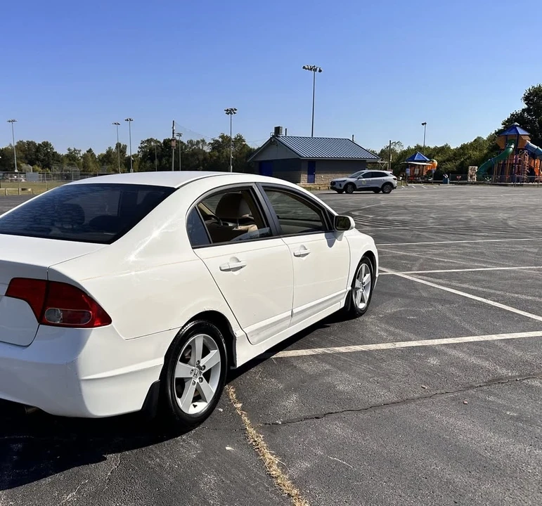 2006 Honda Civic 8th Gen - Image 2 of 16