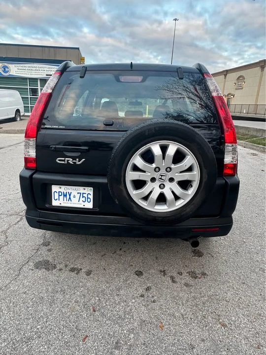 2006 Honda CR-V 2nd Gen - Image 2 of 9