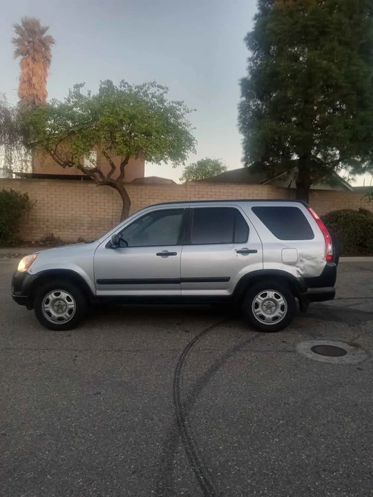 2006 Honda CR-V 2nd Gen - Image 2 of 5