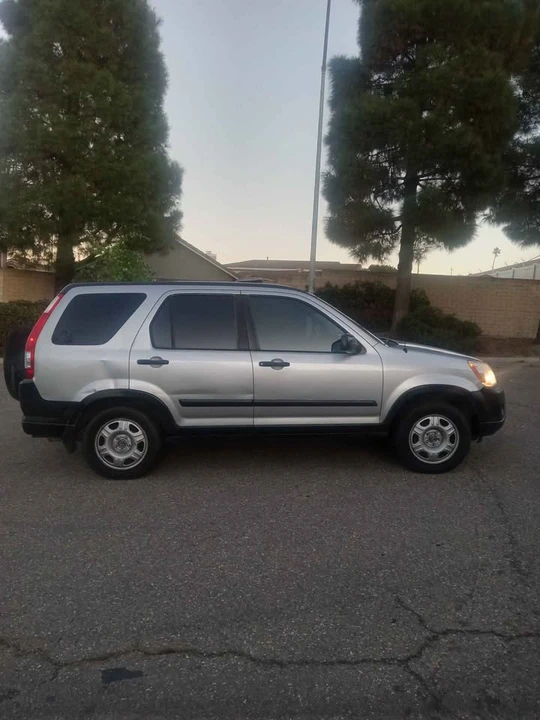 2006 Honda CR-V 2nd Gen - Image 2 of 5