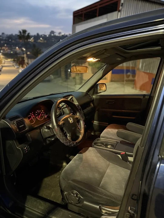 2006 Honda CR-V 2nd Gen - Image 7 of 11