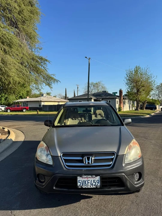 2006 Honda CR-V 2nd Gen - Image 2 of 10