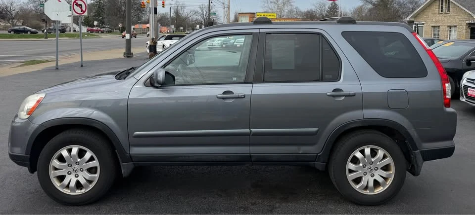 2006 Honda CR-V 2nd Gen - Image 2 of 9