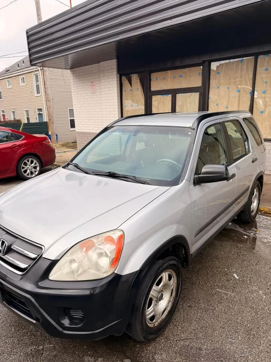 2006 Honda CR-V 2nd Gen - Image 6 of 10