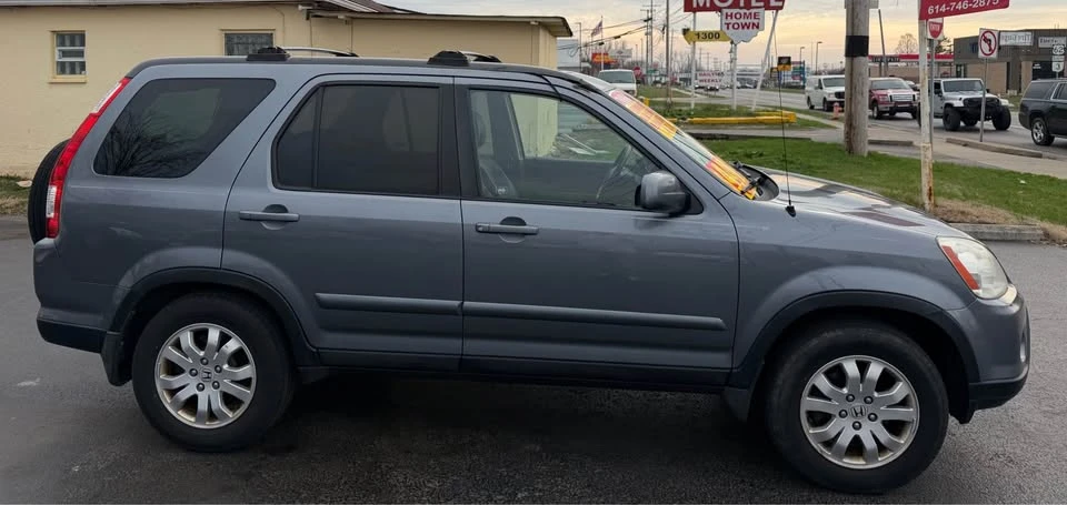 2006 Honda CR-V 2nd Gen - Image 3 of 9