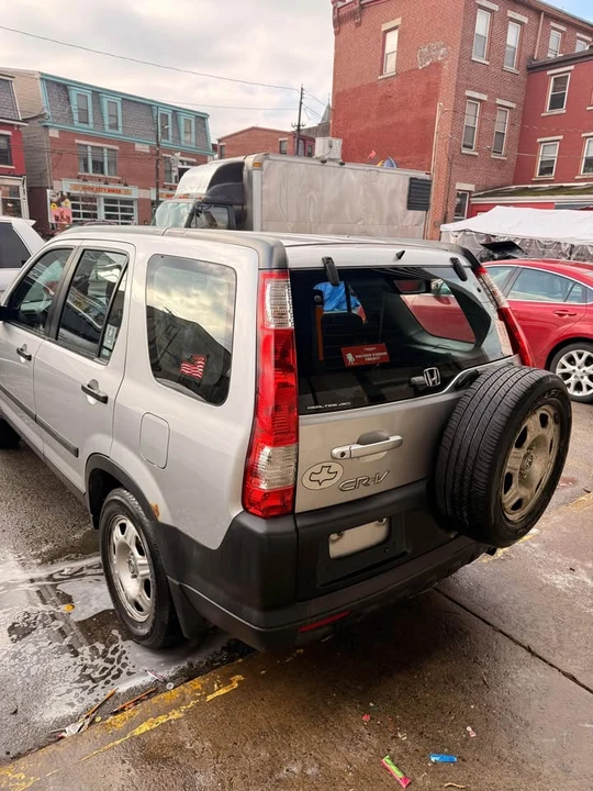 2006 Honda CR-V 2nd Gen - Image 2 of 10