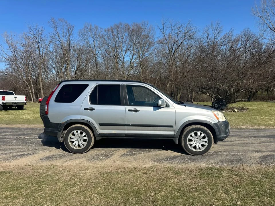 2006 Honda CR-V 2nd Gen - Image 2 of 9