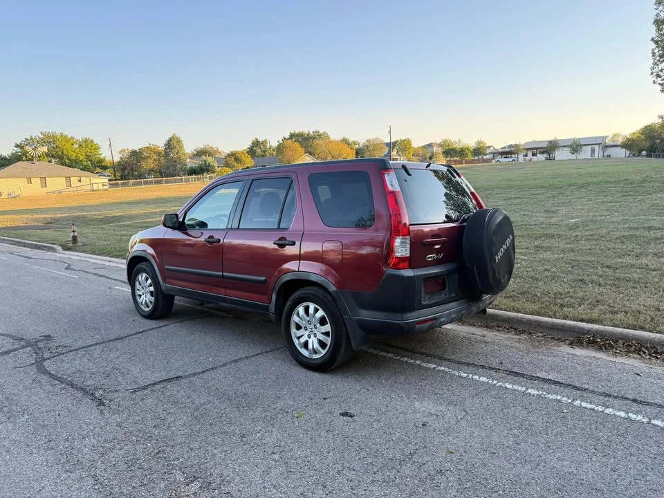 2006 Honda CR-V 2nd Gen - Image 2 of 10