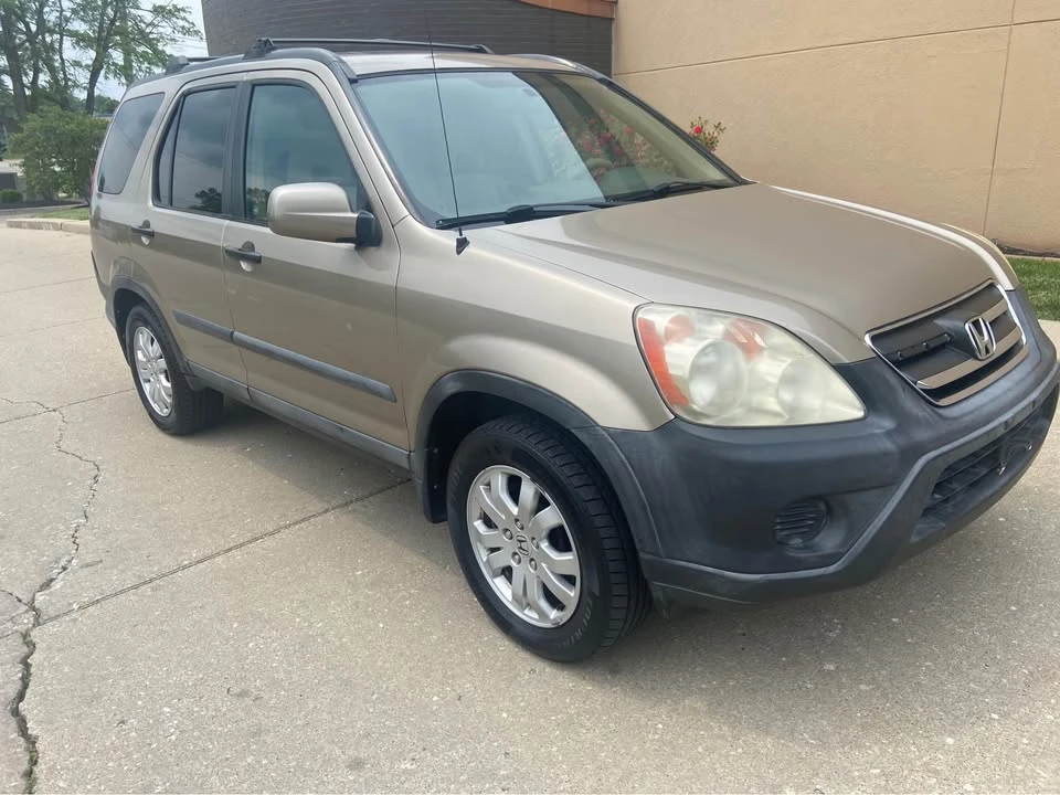 2006 Honda CR-V 2nd Gen - Image 3 of 12