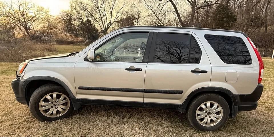 2006 Honda CR-V 2nd Gen - Image 2 of 4