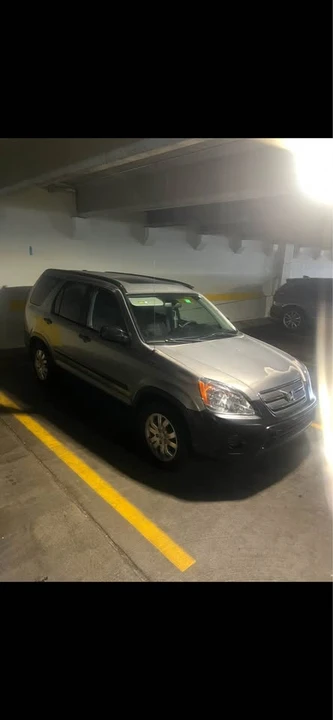 2006 Honda CR-V 2nd Gen - Image 3 of 9