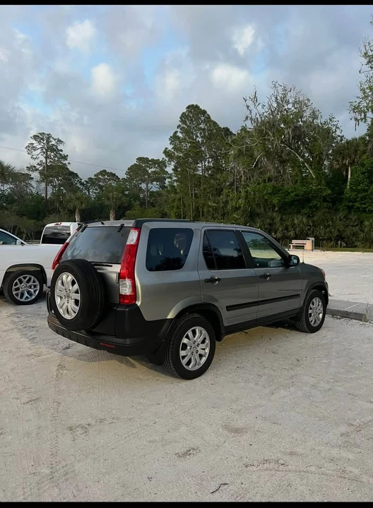 2006 Honda CR-V 2nd Gen - Image 5 of 9