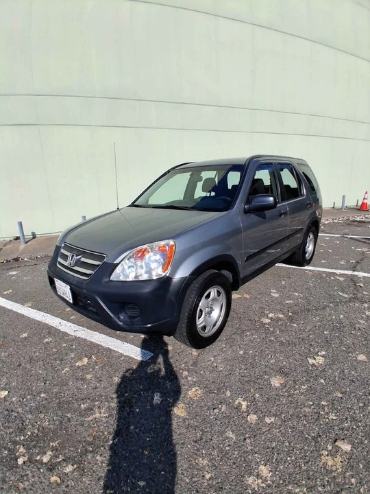 2006 Honda CR-V 2nd Gen - Image 2 of 19