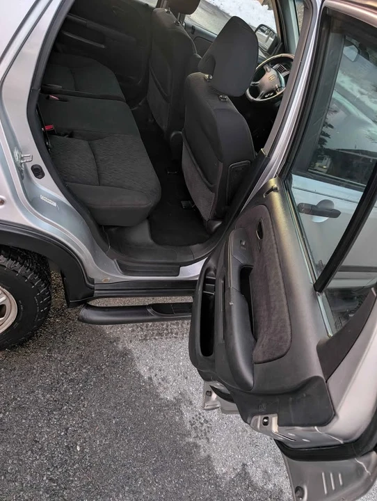 2006 Honda CR-V 2nd Gen - Image 10 of 16