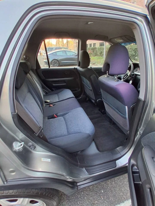 2006 Honda CR-V 2nd Gen - Image 10 of 19