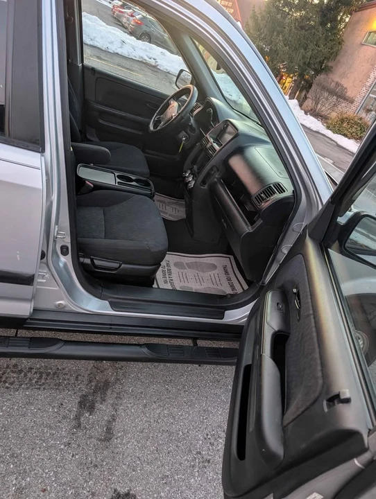 2006 Honda CR-V 2nd Gen - Image 9 of 16