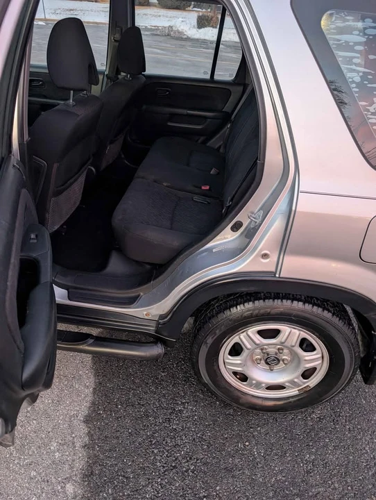 2006 Honda CR-V 2nd Gen - Image 11 of 16