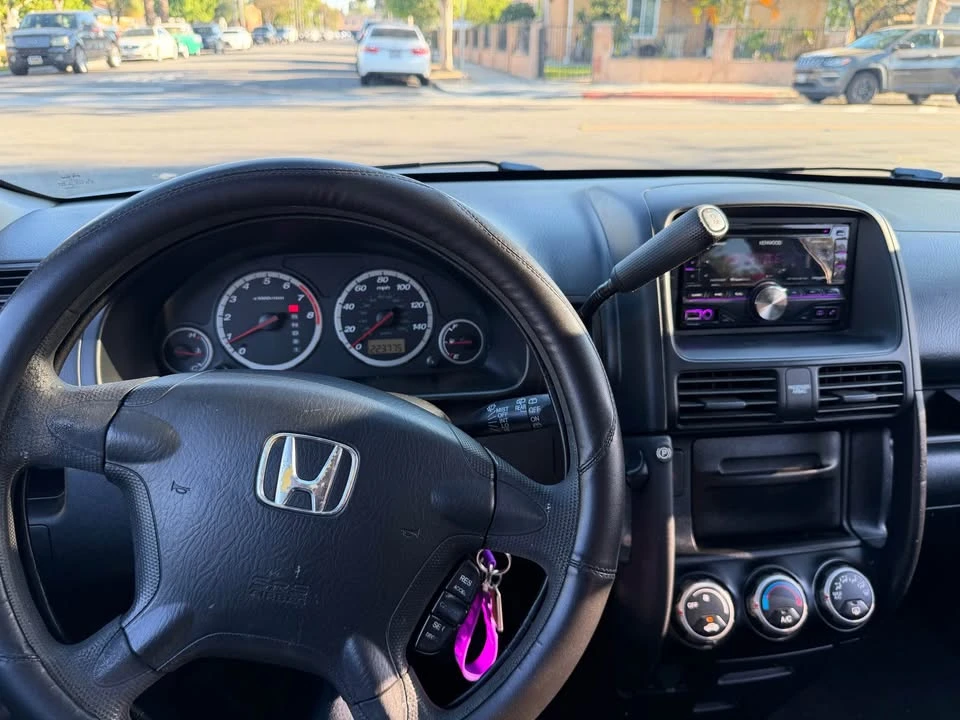 2006 Honda CR-V 2nd Gen - Image 3 of 20