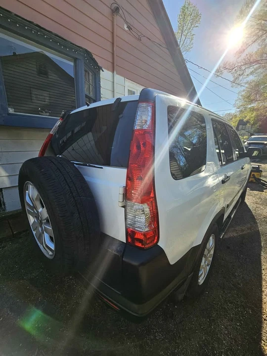 2006 Honda CR-V 2nd Gen - Image 4 of 6