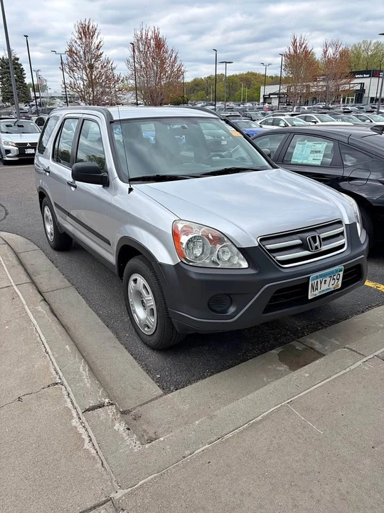 2006 Honda CR-V 2nd Gen - Image 2 of 17