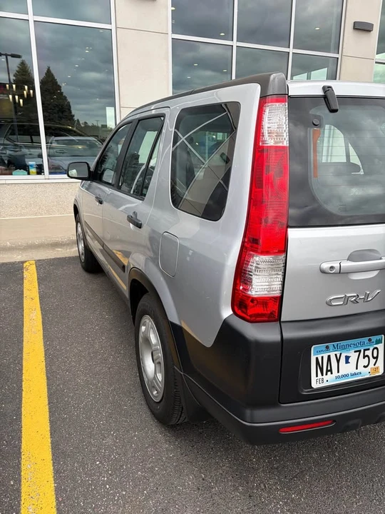 2006 Honda CR-V 2nd Gen - Image 6 of 17