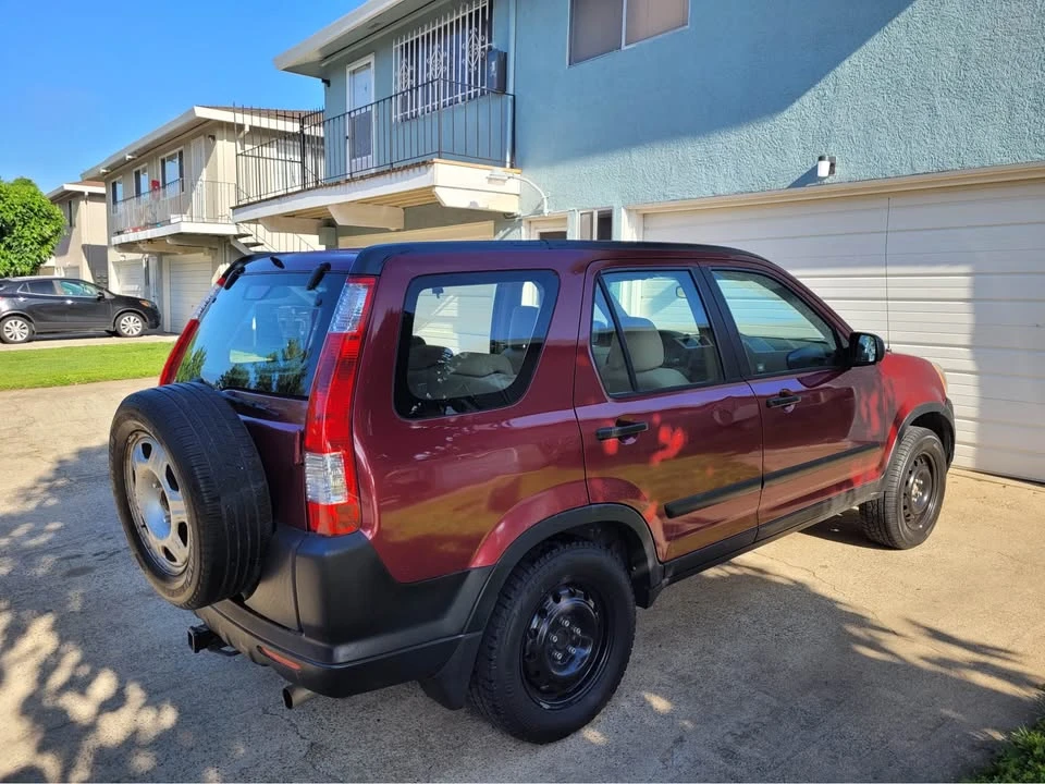 2006 Honda CR-V 2nd Gen - Image 2 of 12