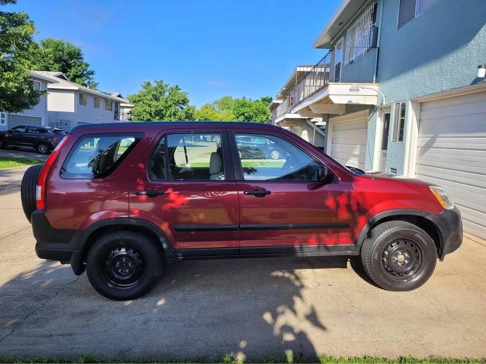 2006 Honda CR-V 2nd Gen - Image 3 of 12