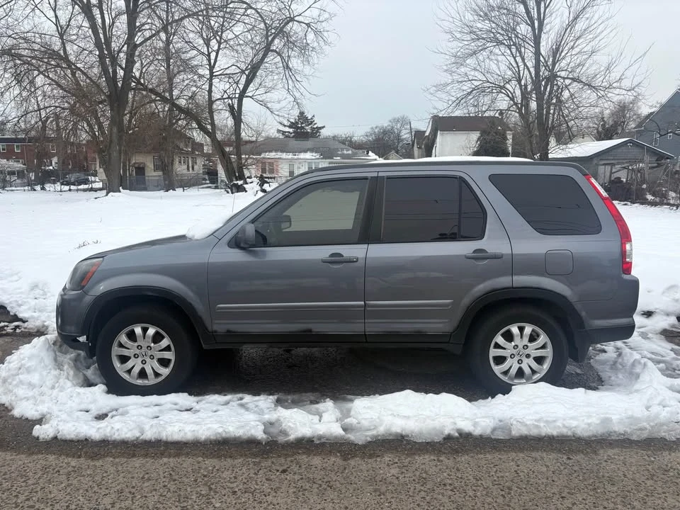 2006 Honda CR-V 2nd Gen - Image 2 of 5