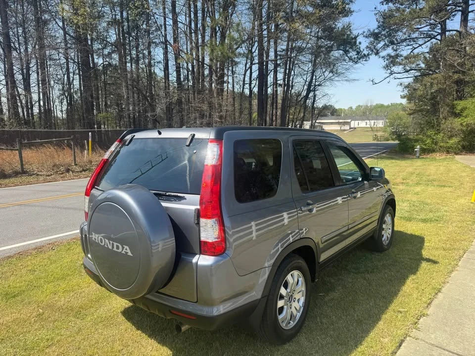2006 Honda CR-V 2nd Gen - Image 2 of 18
