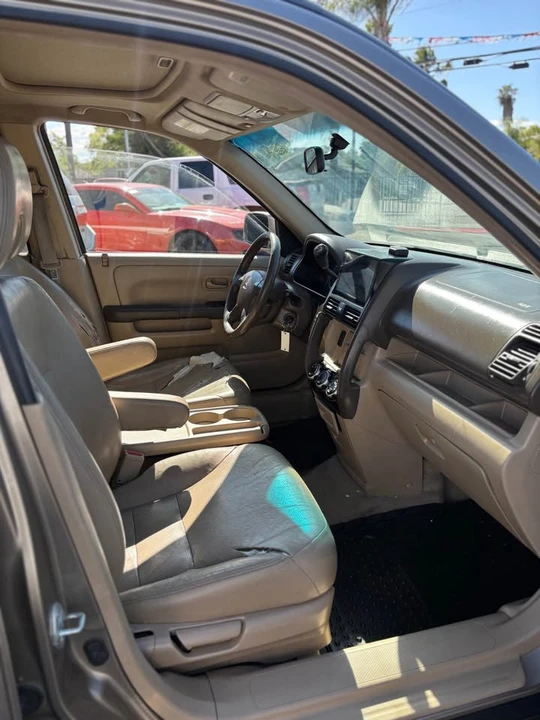 2006 Honda CR-V 2nd Gen - Image 12 of 16