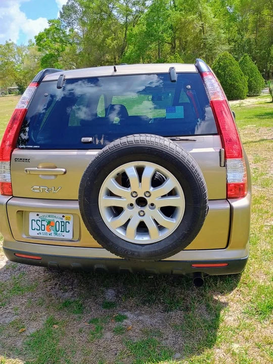 2006 Honda CR-V 2nd Gen - Image 2 of 12