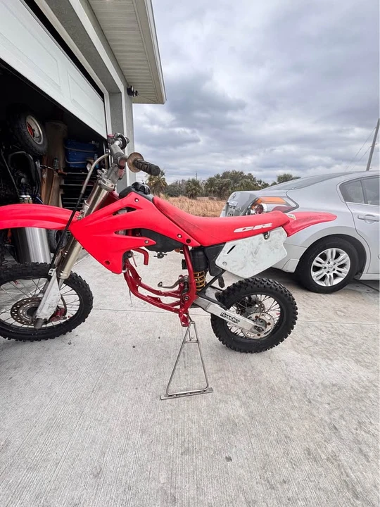 2006 Honda CR - Image 3 of 3