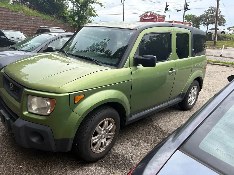 2006 Honda Element - Image 2 of 4