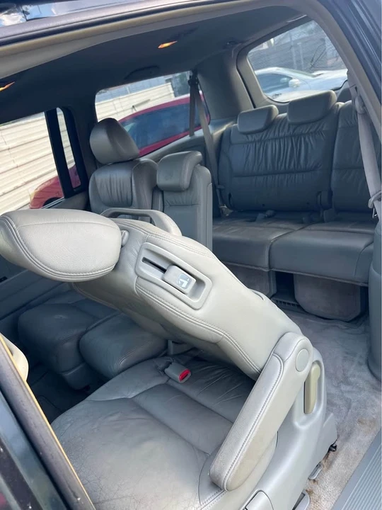 2006 Honda Odyssey - Image 16 of 19