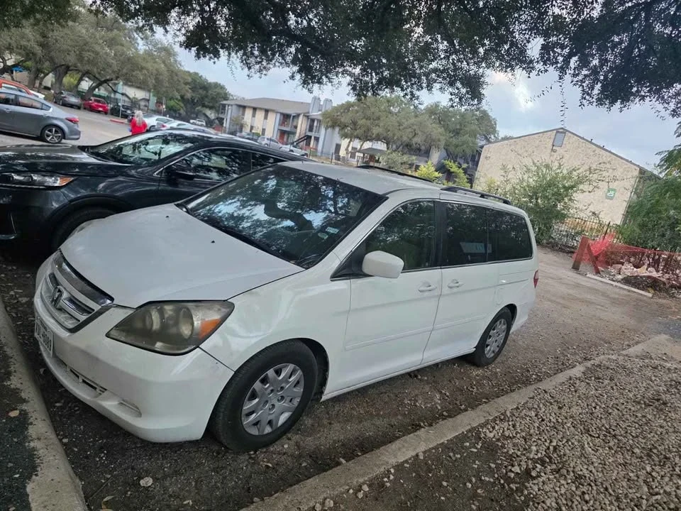 2006 Honda Odyssey - Image 2 of 4