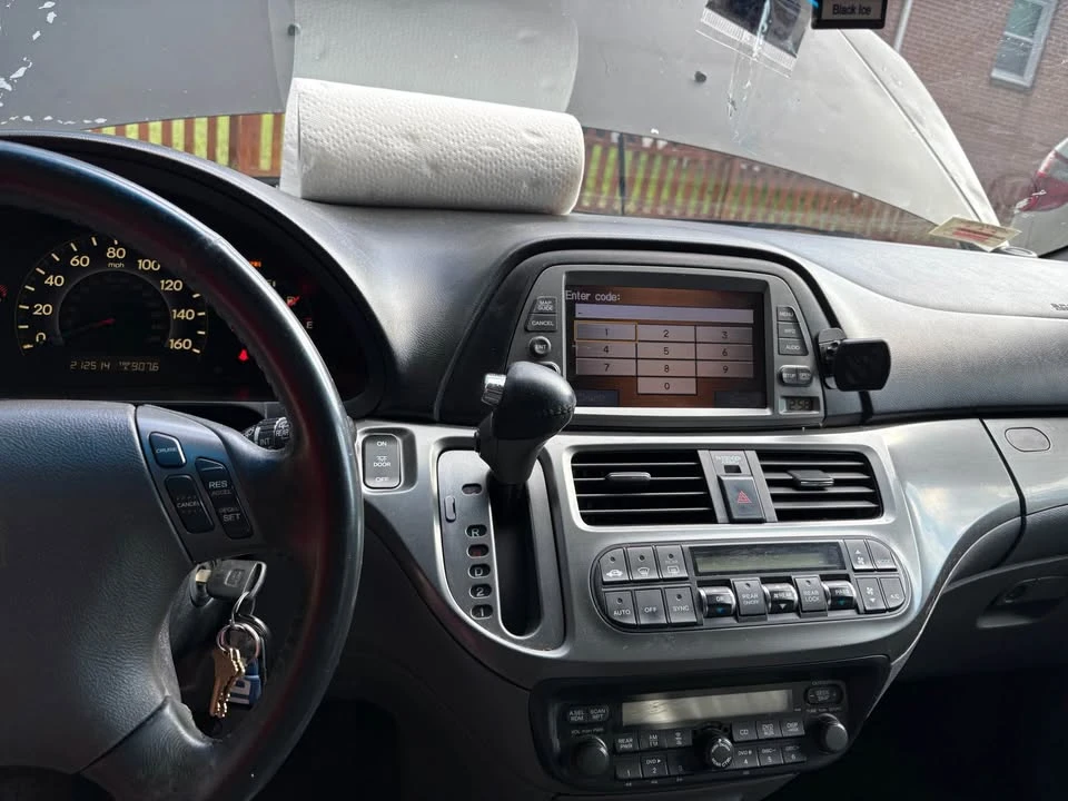 2006 Honda Odyssey - Image 2 of 16