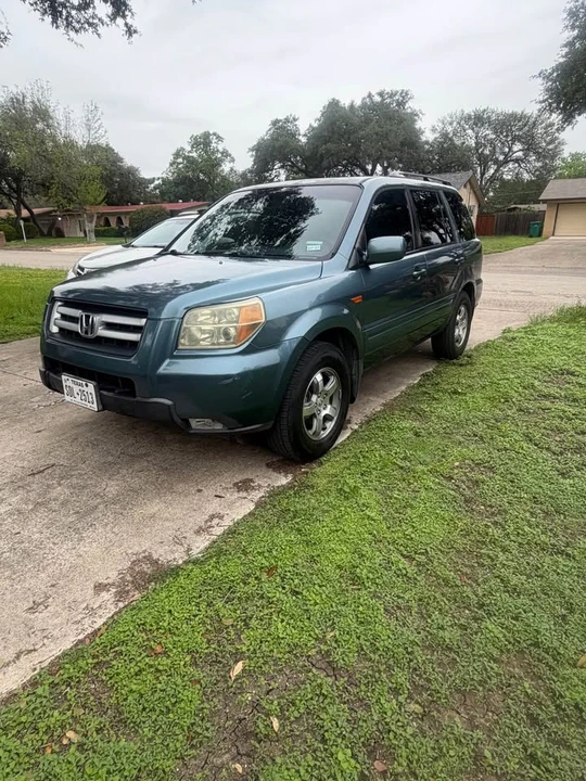 2006 Honda Pilot 1st Gen - Image 2 of 10