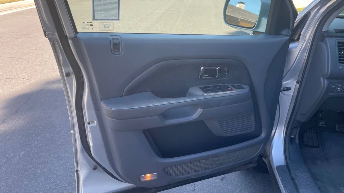 2006 Honda Pilot 1st Gen - Image 9 of 16