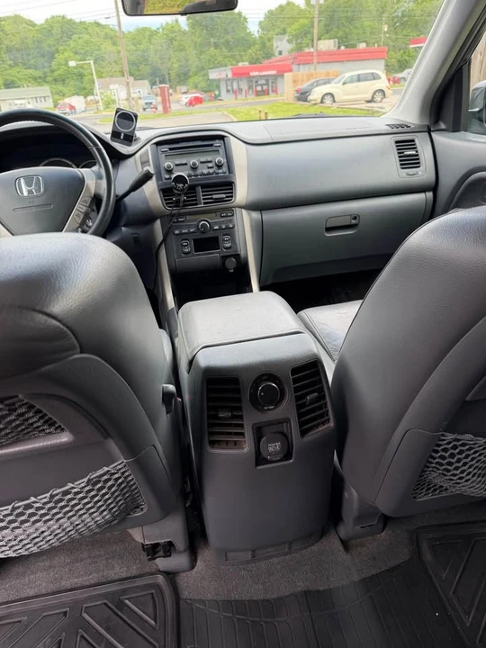 2006 Honda Pilot 1st Gen - Image 16 of 17
