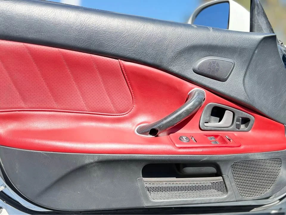 2006 Honda AP2 S2000 - Image 4 of 10