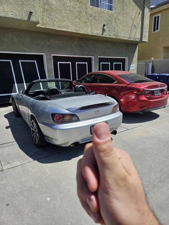 2006 Honda AP2 S2000 - Image 2 of 10
