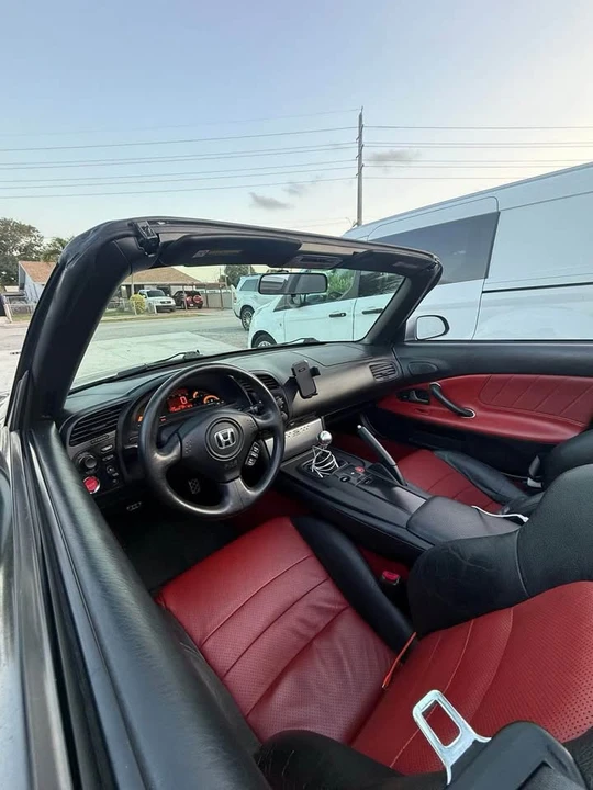 2006 Honda AP2 S2000 - Image 2 of 3