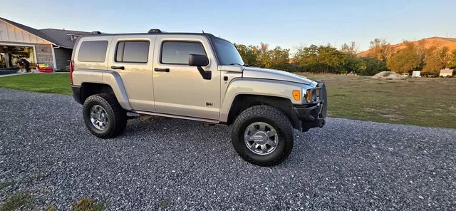 2006 Hummer H3 Sport Utility 4D