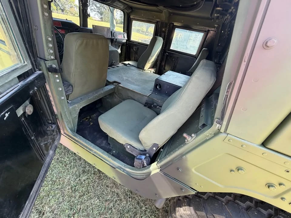 2006 Hummer HMMWV - Image 11 of 19