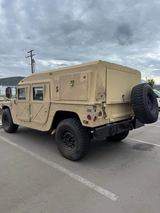 2006 Hummer HMMWV - Image 2 of 13