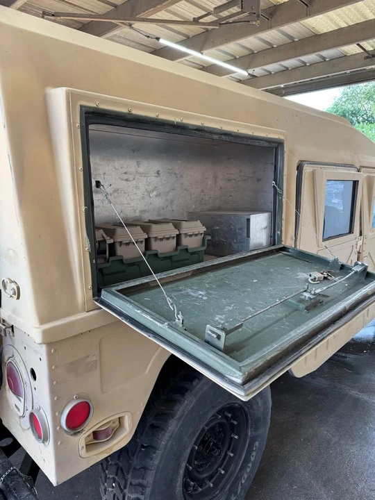 2006 Hummer HMMWV - Image 5 of 13